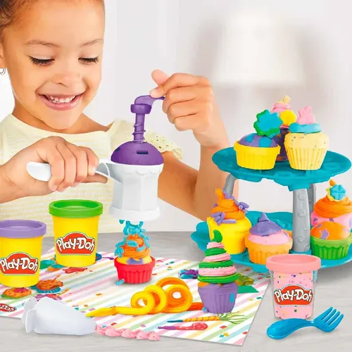 פליידו יצירת קאפקייקס - Play-Doh