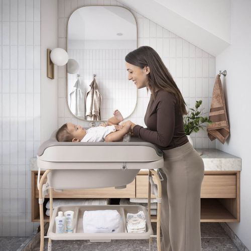 אמבטיה מתקפלת 4 ב -1 עם משטח החתלה סופט באבל – Chicco Soft Bubble צבע שמנת פנינה - Motherpearl