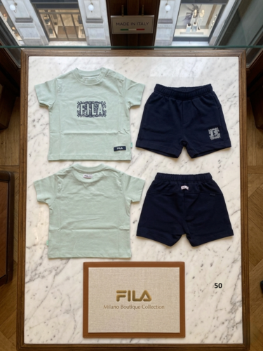 חליפת FILA יוקרתית לבנים - טי-שירט ומכנסיים קצרים בצבע מנטה וכחול נייבי