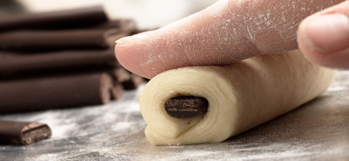 רצועות שוקולד מריר לקרואסון 1.600 קג CALLEBAUT