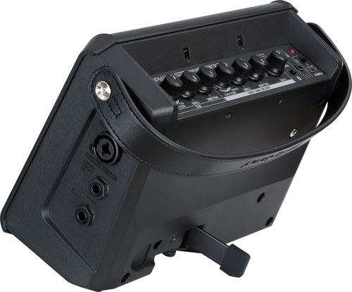 זוית נוספת roland cube street mini battery amplifier