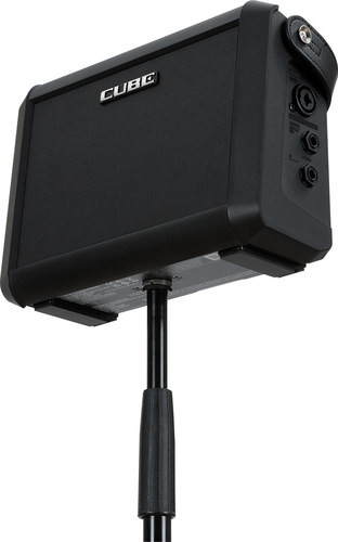 זוית נוספת roland cube street mini battery amplifier