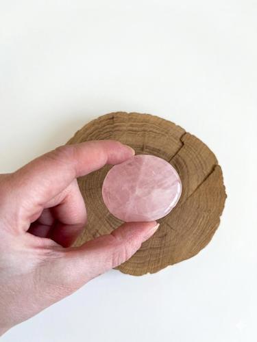 תרפי סטון רוז קוורץ ROSE QUARTZ THERAPY STONE