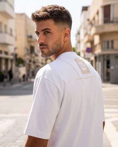 חולצה BALR מידות XS-XXL לגברים בגוון לבן עם הדפס