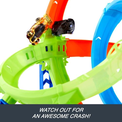 מסלול פעלולים Rapid Launch Cyclone עם משגר עוצמתי ולופים כפולים