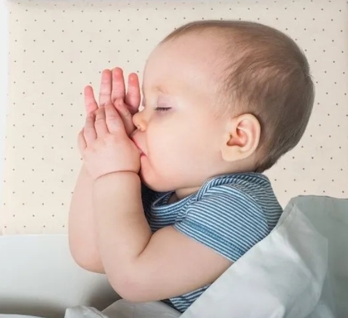 כרית נושמת נגד חנק לתינוק bebekevi