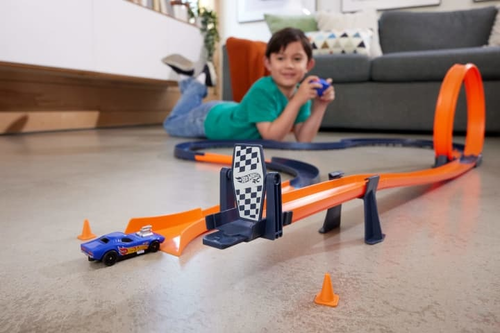 מסלולי 30 חלקים ומכונית שלט RC Speed Challenge