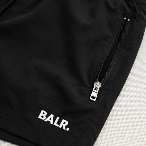 בגד ים BALR מידות S-XXL לגברים בגוון שחור עם רוכסן
