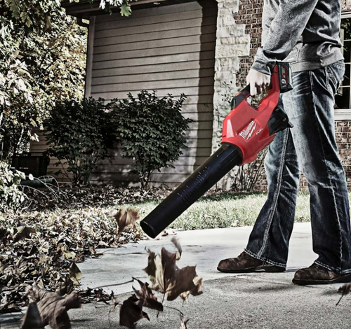 מפוח גדול נטען 18V עוצמת אוויר + 2 סוללות 5A MILWAUKEE 