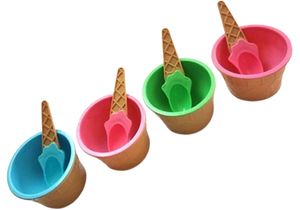 4 כוס גלידה עם כפית