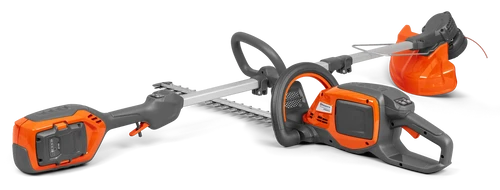 מגזמת גדר חיה Husqvarna 215iHD45 מוצגת לצד מגזמת נוספת, עם להבים ארוכים וגוף קל לשימוש