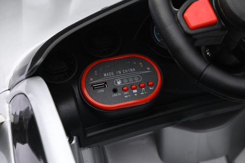 מכונית ממונעת 12V בדמות BMW Z4 עם גלגלי EVA, מערכת מולטימדיה, אורות ושלט רחוק - כסף מטאלי
