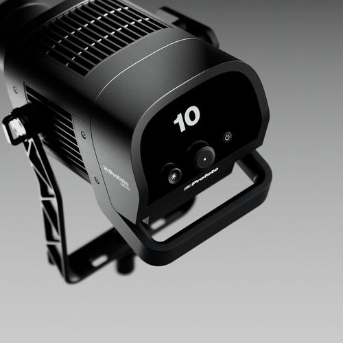 פנס לד מקצועי Profoto L600D Daylight