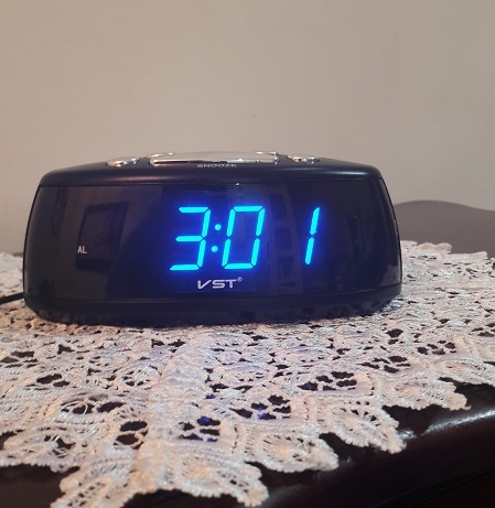 שעון שולחני דיגיטלי אוולי שטוח כחול VST773B