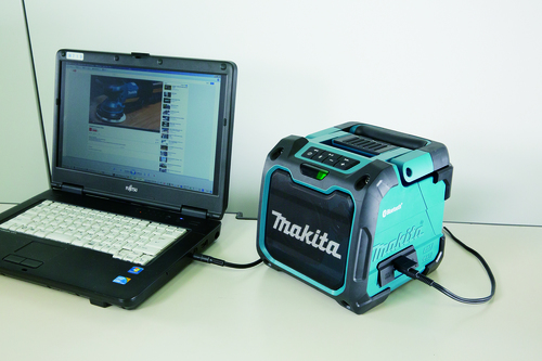 שימוש בגוף רמקול בלוטוס נטען DMR200Z MAKITA 12Vmax / 14.4V / 18V 
