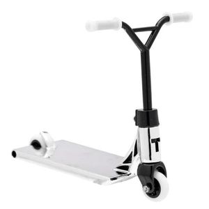 קורקינט אצבעות מתכתי כסוף – Tail Whip Street Finger Scooter
