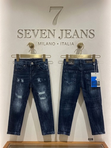 ג'ינס אופנתי של Seven Jeans