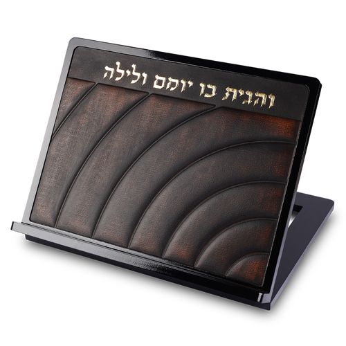 סטנדר עץ מהודר עם פלקטה דמוי עור