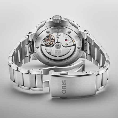 Oris Aquis Date 41.5mm Calibre 400 מגיע עם 10 שנות אחריות