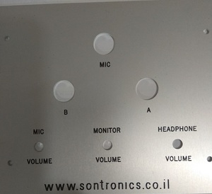 מערכת TALK BACK לקשר איכותי בין השדרן לטכנאי CUSTOM