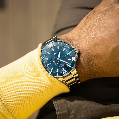 Oris Aquis Small Second Date 45.5mm