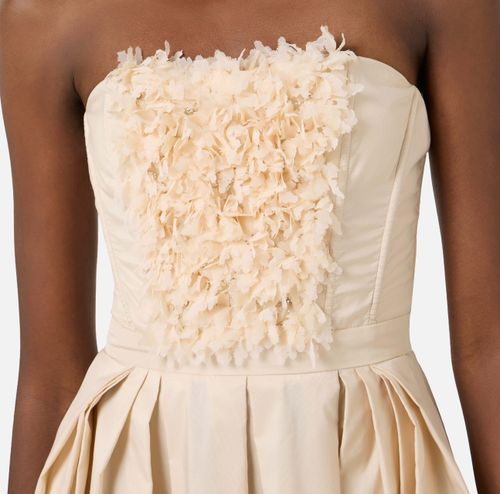 Ottoman dress with 3D floral embroideries