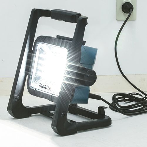 פרוז'קטור נטען 750 לומן - MAKITA DML805 18V/14.4+230V