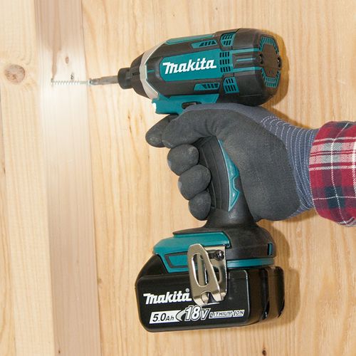 מברגת אימפקט נטענת - MAKITA DTD152 18V 165Nm