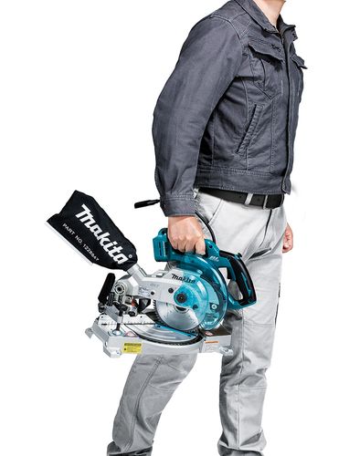 שימוש במסור גרונג נטען 18V עם לייזר MAKITA DLS600Z