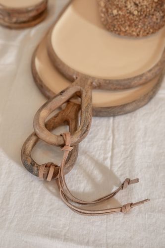 קרש הגשה מרשים מעץ מנגו 