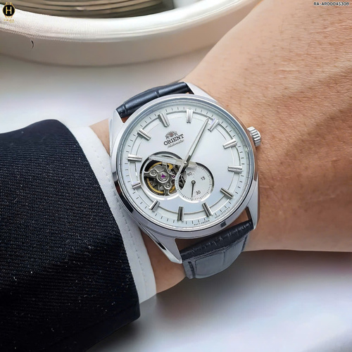 Orient RA-AR0004S30B Classic Semi-Skeleton אוטומטי וזכוכית ספיר