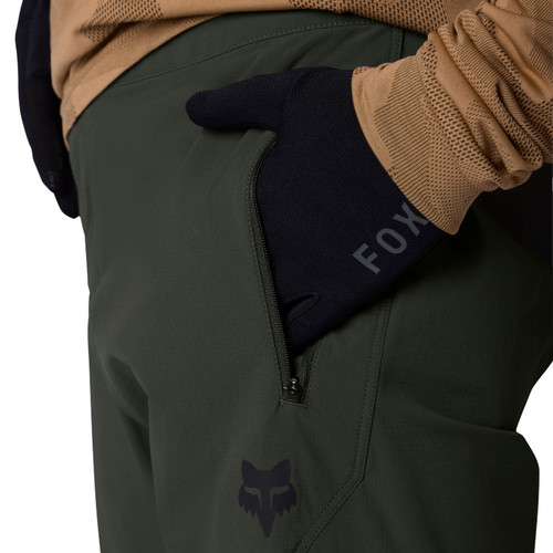 מכנס רכיבה קצר פוקס ירוק עם ריפוד פריק - FOX RACING RANGER SHORT W/LINER V26