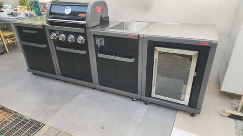 גריל רבולושן 4 שחור +  יח’ כיור + יח’ מקרר Coleman + ארון אחסון 