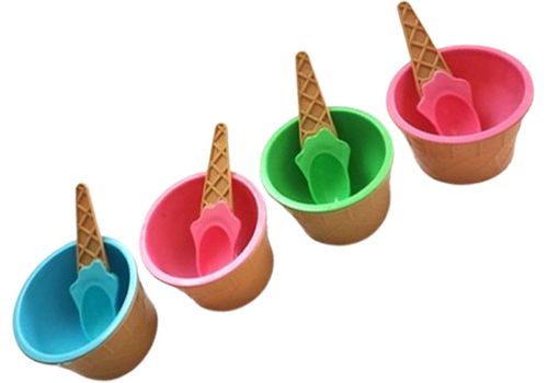 4 כוס גלידה עם כפית