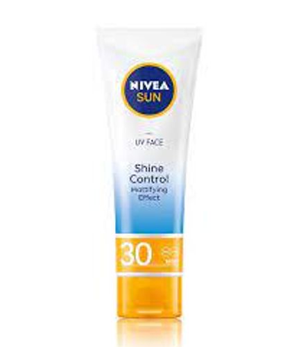 מקדם הגנה | עם 30 SPF | למראה עור מט | מכיל 50 מ