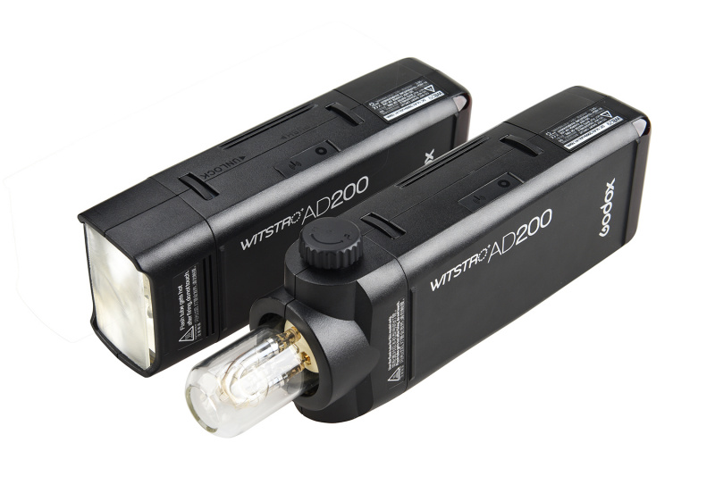 פלאש GODOX AD200