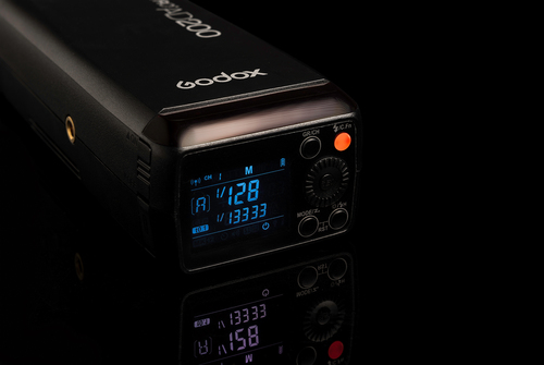 פלאש GODOX AD200