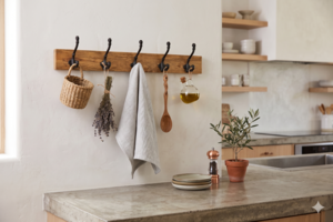 מתלה עץ+ווי ברזל חמישיה 70 ס"מ