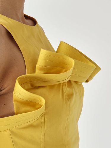 Stretch cotton top with flounce