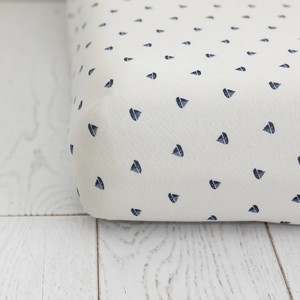 סדין למיטת תינוק- ג׳רסי אלמוג שמנת סירות