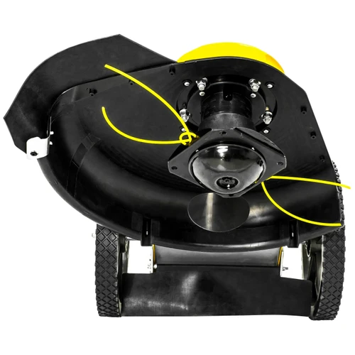 מבט תחתון על מכסחת עשבייה TEXAS Pro Trim 600 המציג שלדת מתכת חזקה, גלגלי שטח ומערכת כיסוח מקצועית לביצועים גבוהים