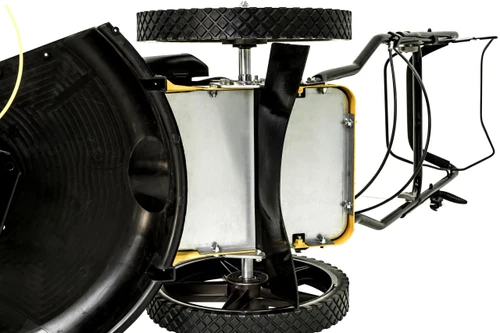 תחתית מכסחת עשבייה TEXAS Pro Trim 600 עם ראש כיסוח מקצועי וחוטי חיתוך לעבודה בעשבייה צפופה ודשא גבוה