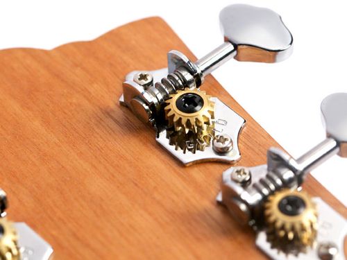 זוית נוספת Guild M-240E TROUBADOUR