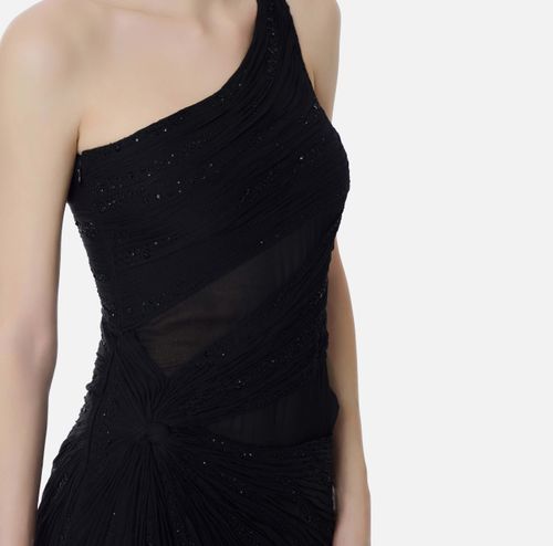 Red Carpet dress in crepon fabric with embroideries