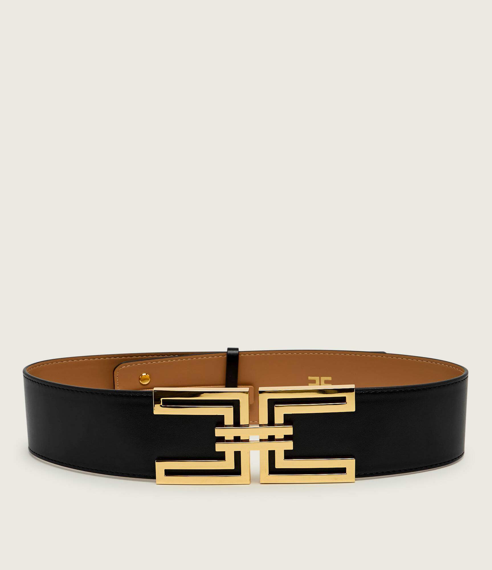 Wide belt with logo plaque