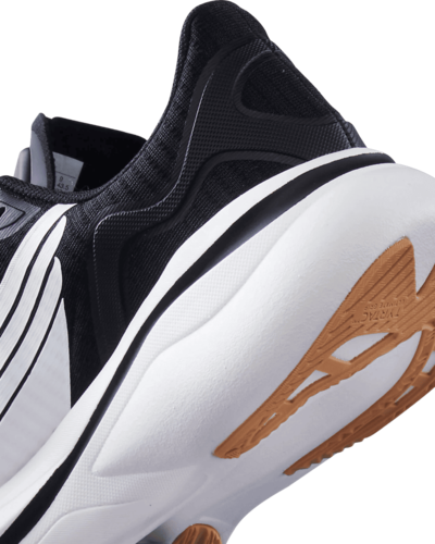 נעלי ריצה MAVERICK V1 WOMEN WHT/BLK GUM