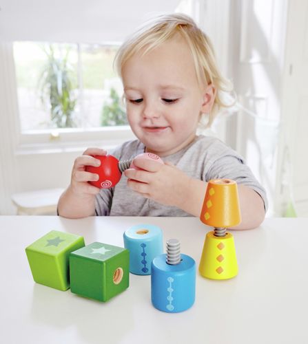 משחק קוביות הברגה מעץ לפעוטות 8 חלקים
