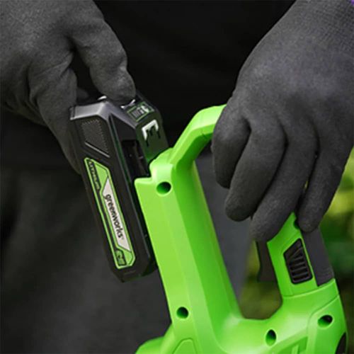 סוללת ליתיום-יון Greenworks G24B2 24V 2 אמפר - סוללה קומפקטית וקלה עם חיווי LED למערכת כלי עבודה וגינון 24V