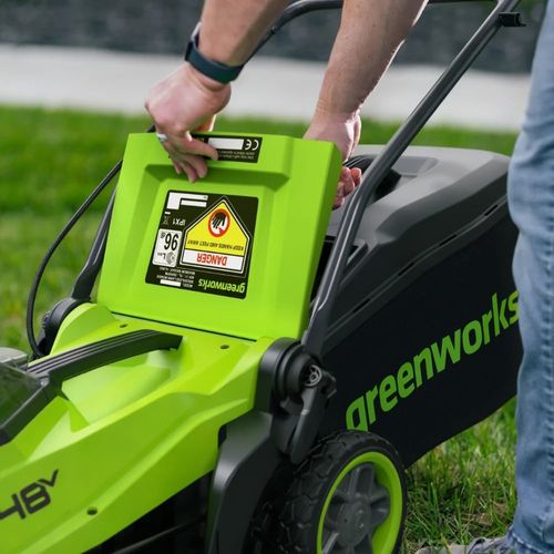 מכסחת דשא נטענת Greenworks MO48L421-01 48V - מכסחת מתקדמת עם מנוע Brushless ופלטפורמת חיתוך 36 ס