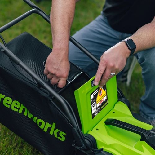מכסחת דשא נטענת Greenworks MO48L421-01 48V - מכסחת מתקדמת עם מנוע Brushless ופלטפורמת חיתוך 36 ס